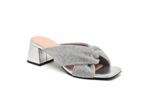 Modern sandals with elegant heels